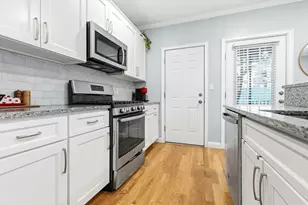 242 W Fifth St, Boston, MA 02127 - Photo 5