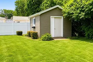 41 Benefit St, Taunton, MA 02780 - Photo 25