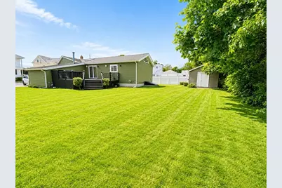 41 Benefit St, Taunton, MA 02780 - Photo 23
