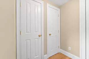 17 Robbins St, Waltham, MA 02453 - Photo 5