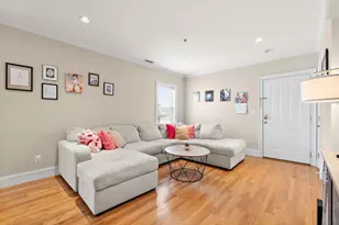 17 Robbins St, Waltham, MA 02453 - Photo 7