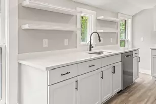 1202 Wachusett St, Holden, MA 01522 - Photo 9