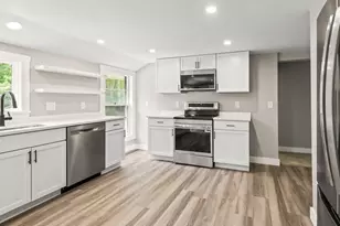 1202 Wachusett St, Holden, MA 01522 - Photo 7