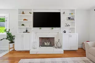 46 Robinson Rd, Woburn, MA 01801 - Photo 5