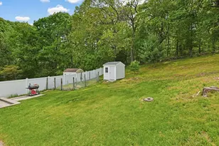 46 Robinson Rd, Woburn, MA 01801 - Photo 27