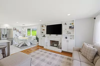 46 Robinson Rd, Woburn, MA 01801 - Photo 3