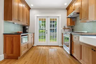 8 Mendum St, Boston, MA 02131 - Photo 15