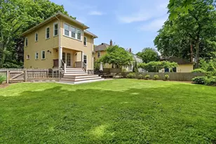 8 Mendum St, Boston, MA 02131 - Photo 25