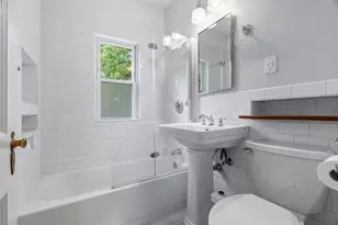 8 Mendum St, Boston, MA 02131 - Photo 23