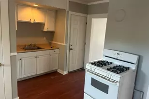 754 Lakeview Ave, Lowell, MA 01850 - Photo 7