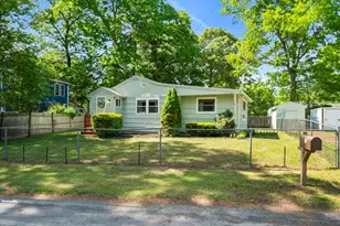 22 Madison Rd, Halifax, MA 02338 - Photo 1