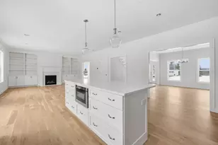37 Balsam Hl Rd, Ludlow, MA 01056 - Photo 9