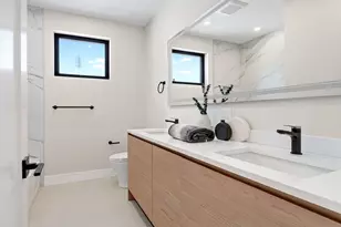10 Pennsylvania Ave, Newton, MA 02464 - Photo 25