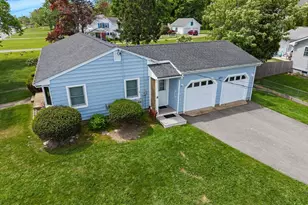 821 Pearse Rd, Swansea, MA 02777 - Photo 3
