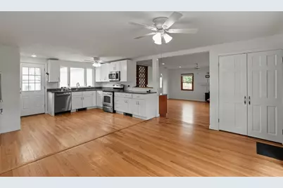 821 Pearse Rd, Swansea, MA 02777 - Photo 19