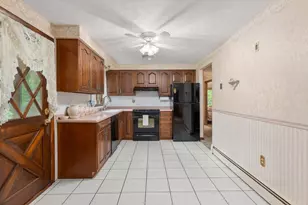 49 Lake St, Shrewsbury, MA 01545 - Photo 11