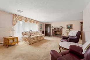 49 Lake St, Shrewsbury, MA 01545 - Photo 5