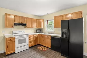 35 Hazel St, Attleboro, MA 02703 - Photo 7