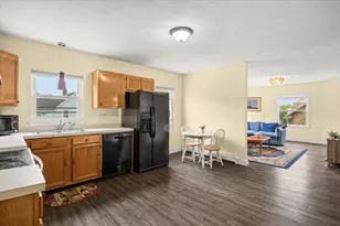 35 Hazel St, Attleboro, MA 02703 - Photo 5