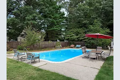33 Margaret Rd, Taunton, MA 02718 - Photo 3