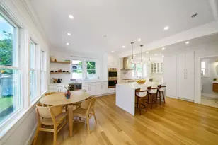 37 Oakland St, Wellesley, MA 02481 - Photo 5