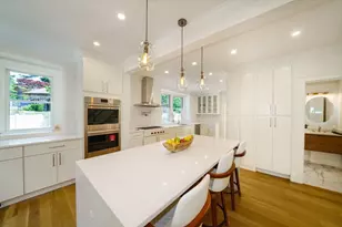 37 Oakland St, Wellesley, MA 02481 - Photo 3