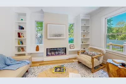 37 Oakland St, Wellesley, MA 02481 - Photo 9