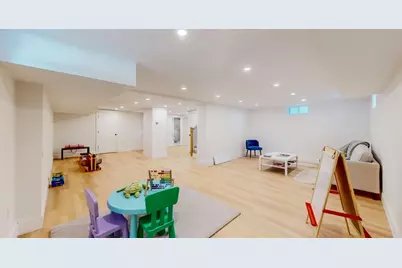 37 Oakland St, Wellesley, MA 02481 - Photo 31