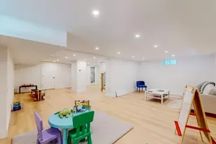 37 Oakland St, Wellesley, MA 02481 - Photo 31