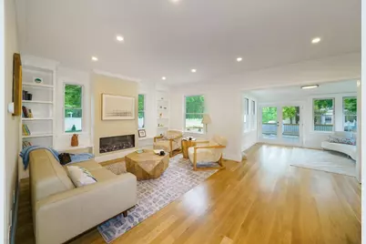 37 Oakland St, Wellesley, MA 02481 - Photo 11