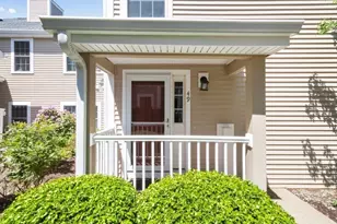 49 Bradford Commons Ln, Braintree, MA 02184 - Photo 3