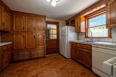113 Oak St, Weymouth, MA 02190 - Photo 5