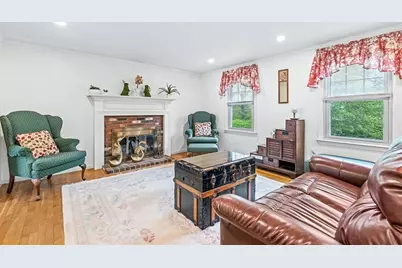 121 Mylod St, Walpole, MA 02081 - Photo 5