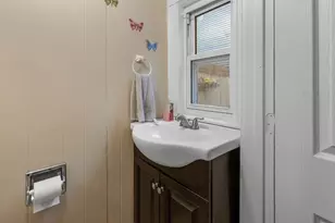 60 Marion St, Boston, MA 02128 - Photo 15