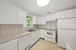 27 Cindy Ln, Braintree, MA 02184 - Photo 5