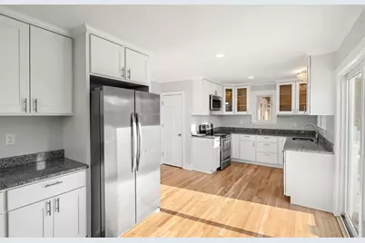 24 Bloomfield St, Quincy, MA 02171 - Photo 11