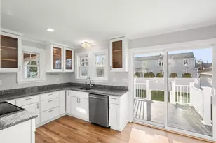 24 Bloomfield St, Quincy, MA 02171 - Photo 9