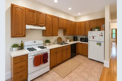 32 River St #2, Cambridge, MA 02139 - Photo 3