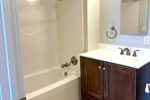 978 Worcester, Wellesley, MA 02482 - Photo 5
