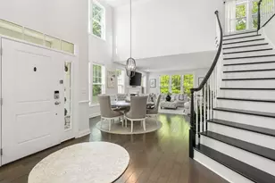 2 Hummingbird Wy, Methuen, MA 01844 - Photo 3