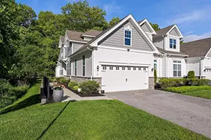 2 Hummingbird Wy, Methuen, MA 01844 - Photo 1