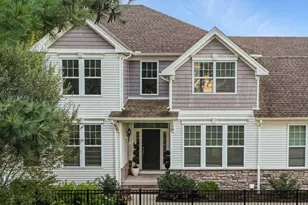 2 Hummingbird Wy, Methuen, MA 01844 - Photo 1
