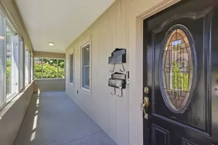 8 Ballard St, Saugus, MA 01906 - Photo 5
