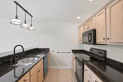 70 Orchard Meadow Dr #70, Shrewsbury, MA 01545 - Photo 9