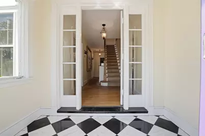 19 Humphrey St, Marblehead, MA 01945 - Photo 5