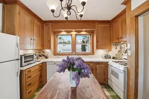 19 Humphrey St, Marblehead, MA 01945 - Photo 9