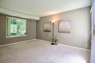 264 Nassau Dr, Springfield, MA 01129 - Photo 15