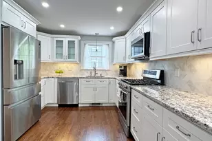 11 Hargrave Cir, Newton, MA 02461 - Photo 3