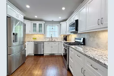 11 Hargrave Cir #B, Newton, MA 02461 - Photo 3