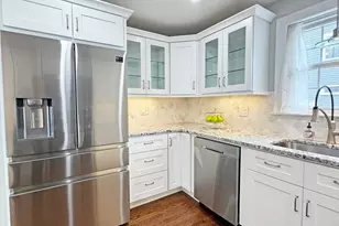 11 Hargrave Cir, Newton, MA 02461 - Photo 5